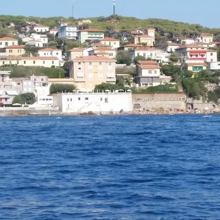 Baia Del Quercetano Apartment